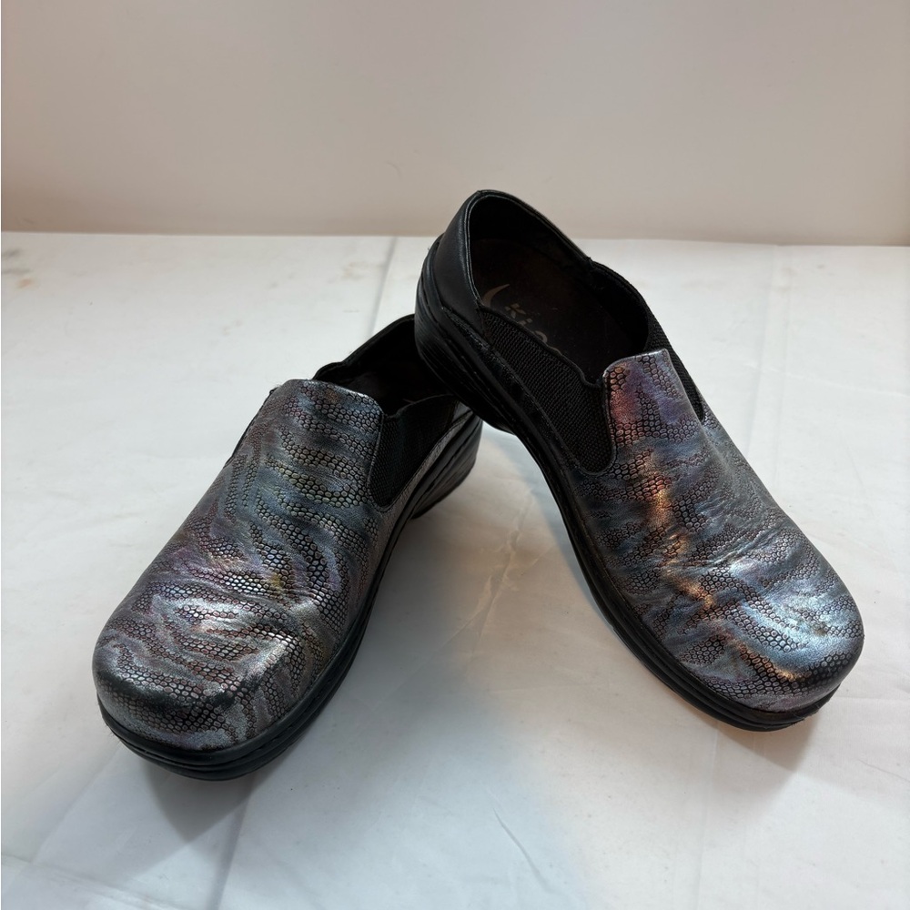 KLOGS Footwear Mission Women’s Slip-On Clogs Iridescent Zebra Metallic Size 7M